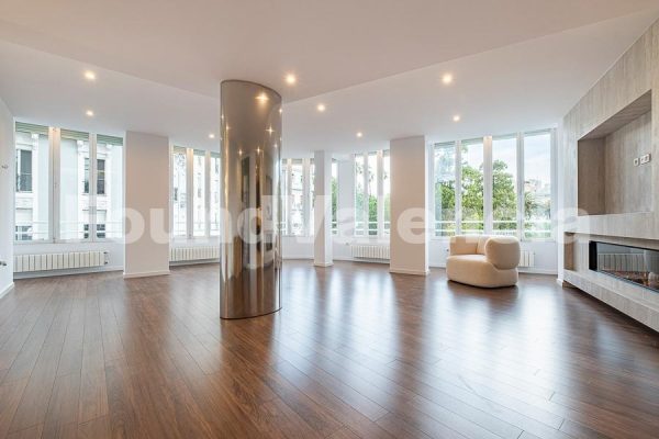 Timeless Elegance with Signature Design in the Heart of Plaza Cánovas