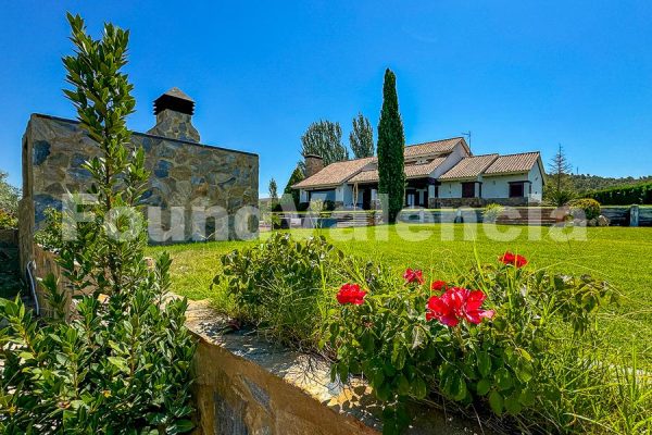 Private country home in Requena Valencia