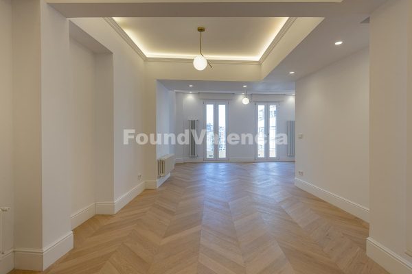 Elegant brand-new property on Calle Quart, Valencia