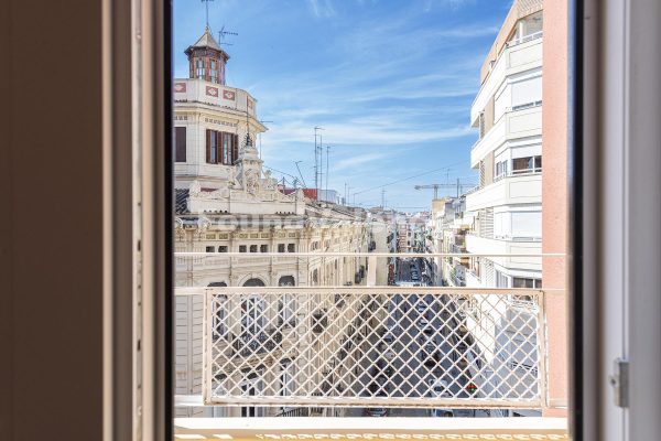 Elegant brand-new property on Calle Quart, Valencia