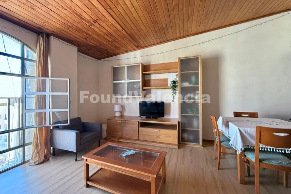 Bright short-term rental on Comte de Altea