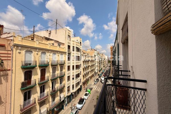 Spacious and bright apartment in El Botánico neighbourhood